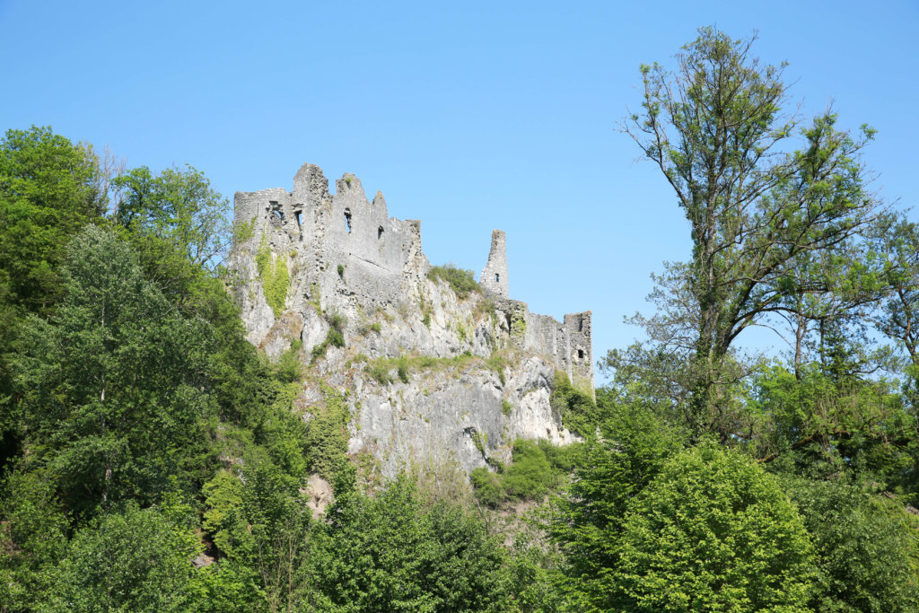 De ruïnes van Montaigle